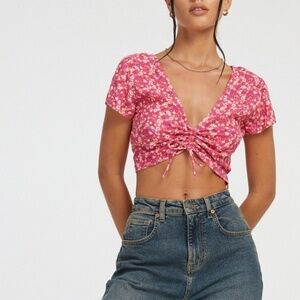 NWOT Only Crop top Floral Roses print Dainty Boho Pink/Peach/Green Size L